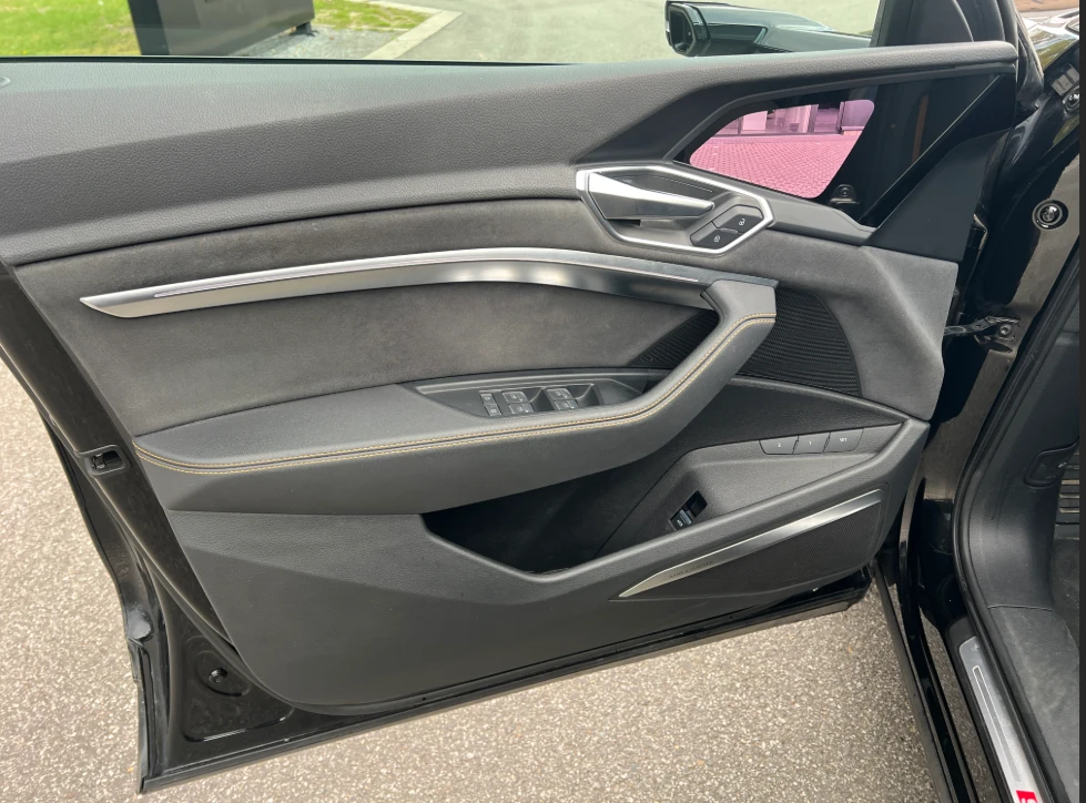 Audi E-Tron Sportback 55 S Line, снимка 13 - Автомобили и джипове - 54281458