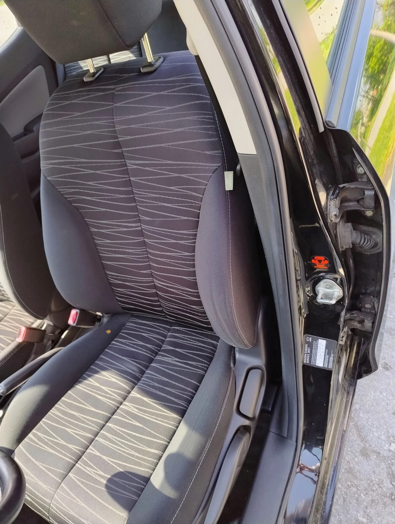 Mazda 2, снимка 14 - Автомобили и джипове - 54509888
