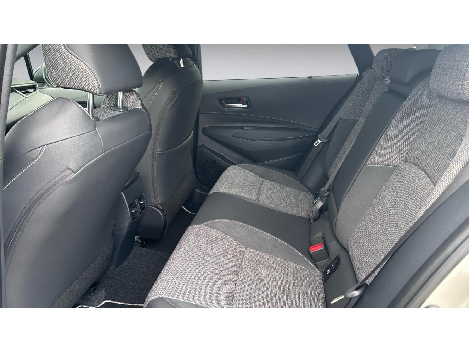 Toyota Corolla 1.8 TS HEV E-CVT , Месечна вноска от 187  , снимка 11 - Автомобили и джипове - 54549112