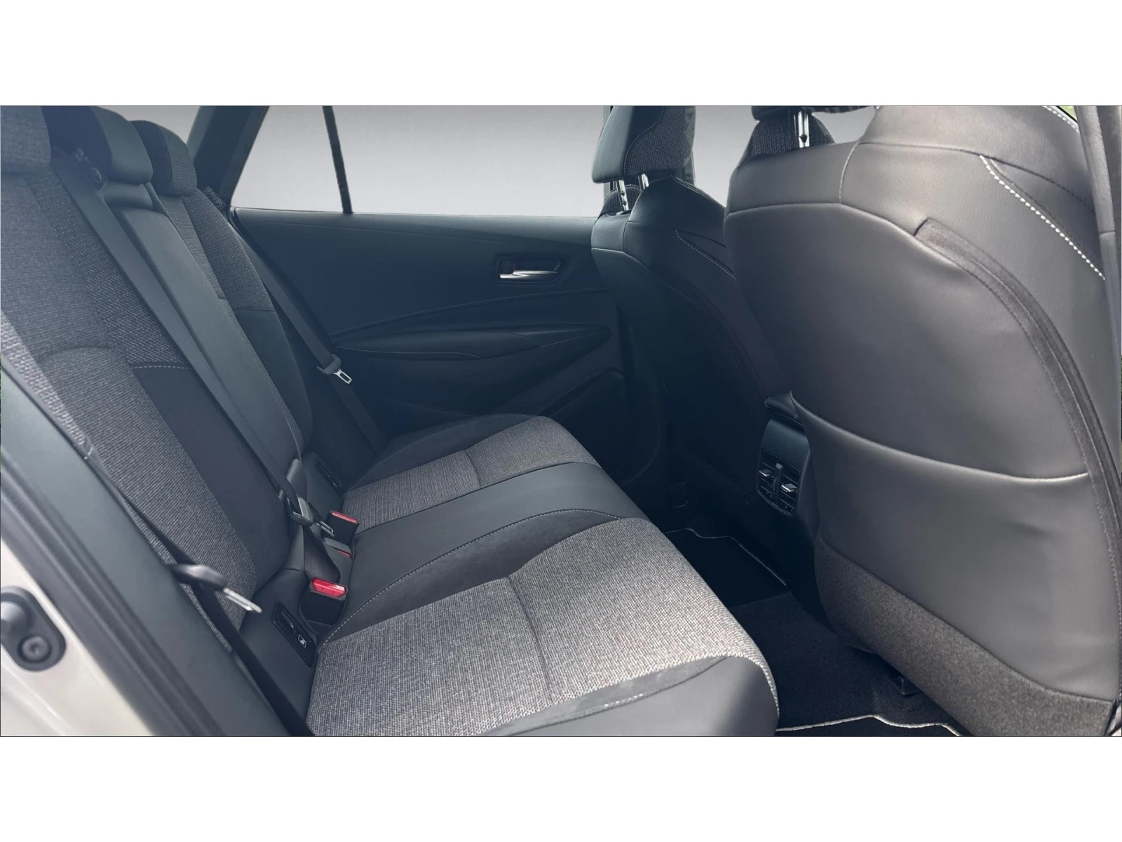 Toyota Corolla 1.8 TS HEV E-CVT , Месечна вноска от 187  , снимка 7 - Автомобили и джипове - 54549112