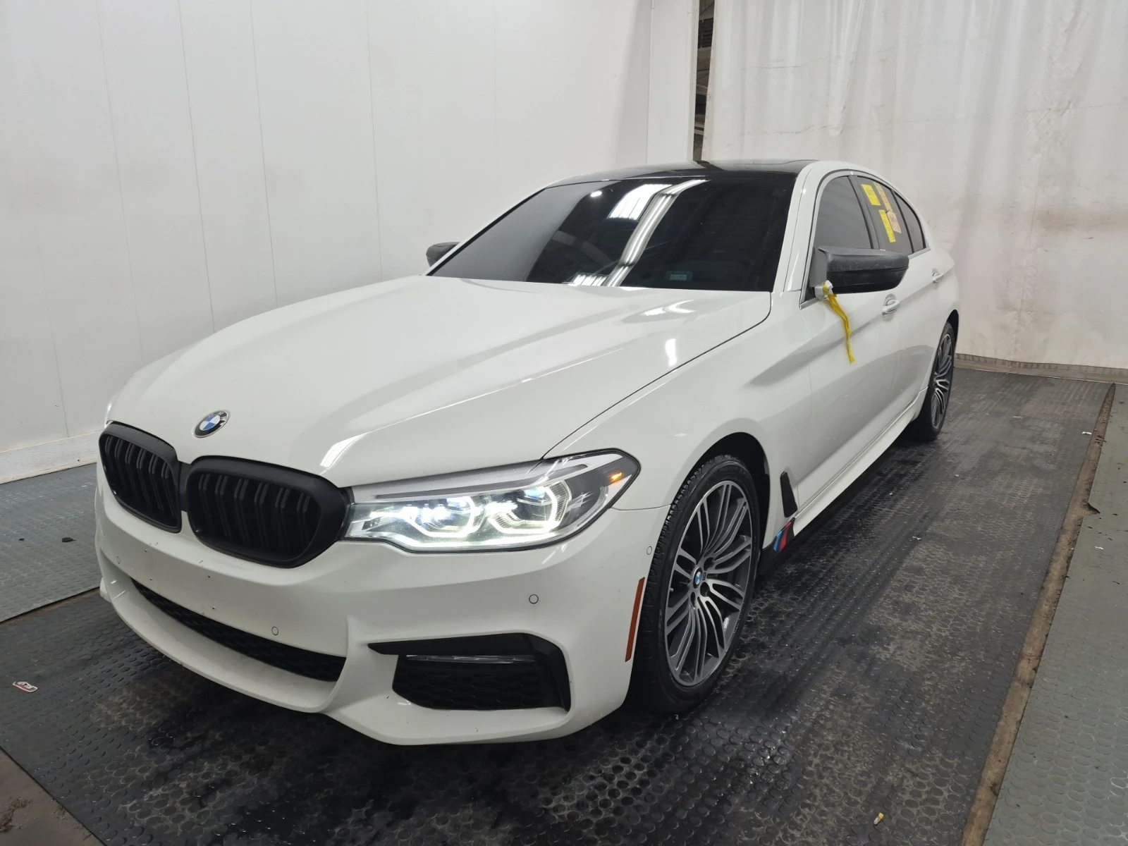 BMW 530 М ПАКЕТ * HEAD UP * CARFAX * 