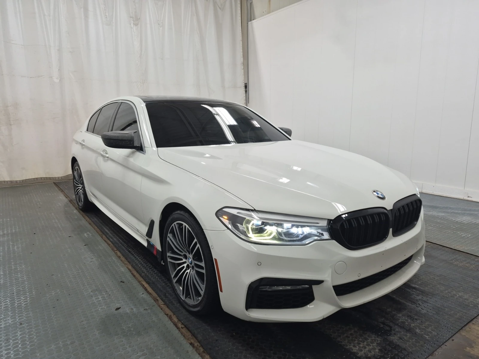 BMW 530 М ПАКЕТ * HEAD UP * CARFAX * , снимка 2 - Автомобили и джипове - 54590434