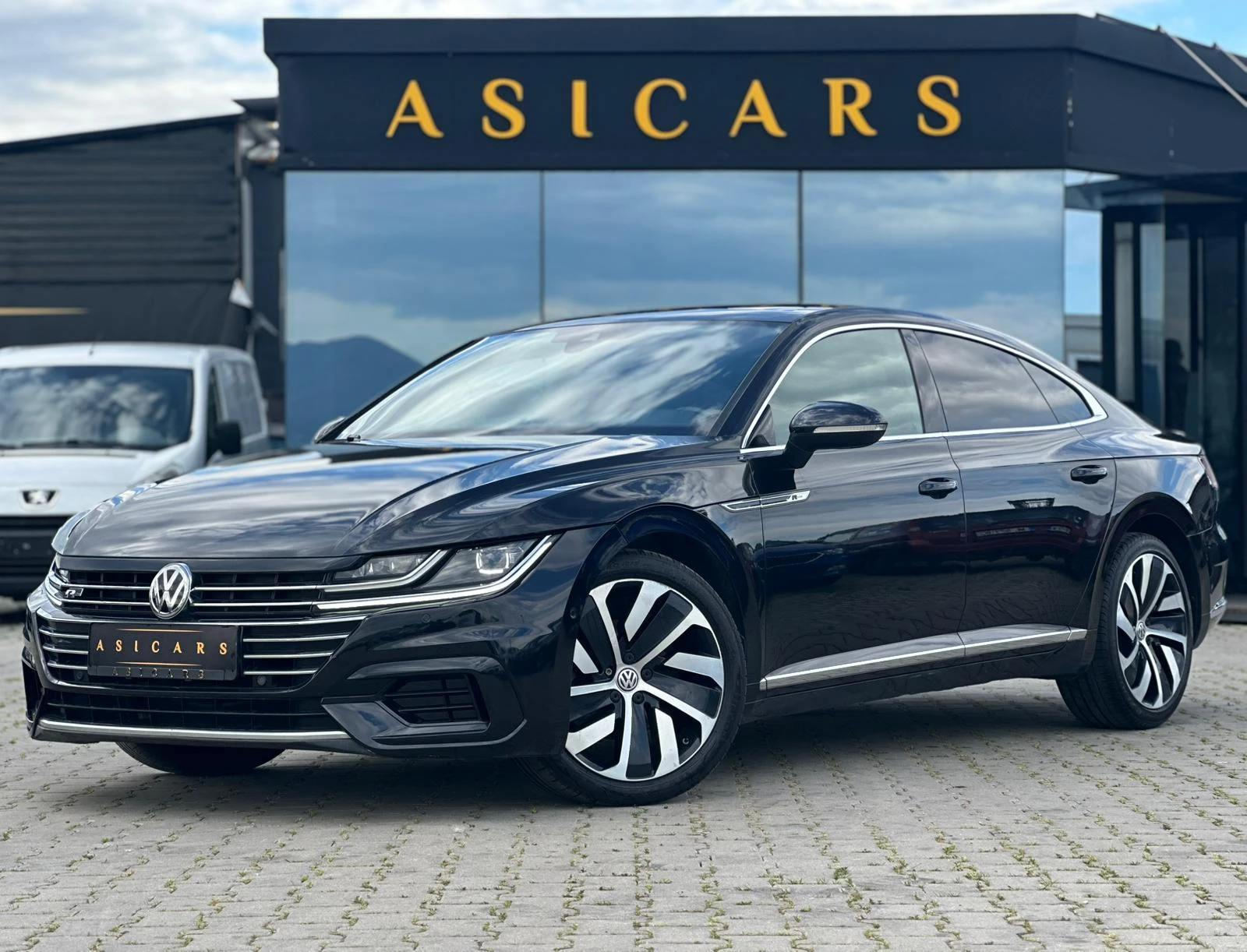 VW Arteon / R-LINE / MEMORY / MASSAGE / TOP /