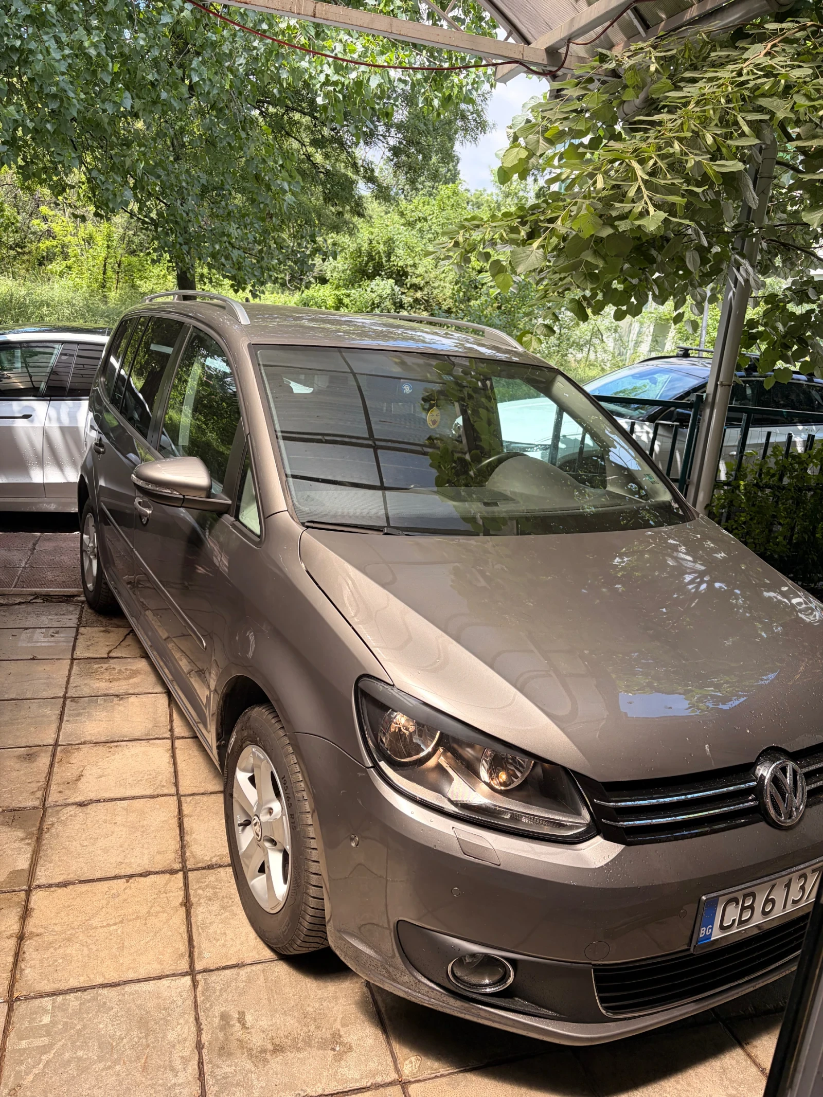 VW Touran 1.4 TSI 7-местен, снимка 2 - Автомобили и джипове - 54759459