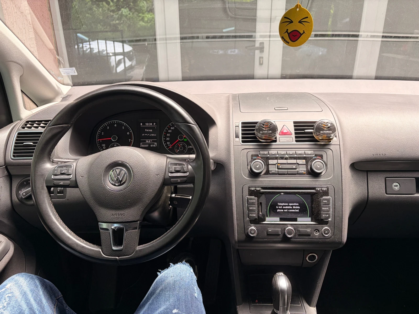 VW Touran 1.4 TSI 7-местен, снимка 13 - Автомобили и джипове - 54759459