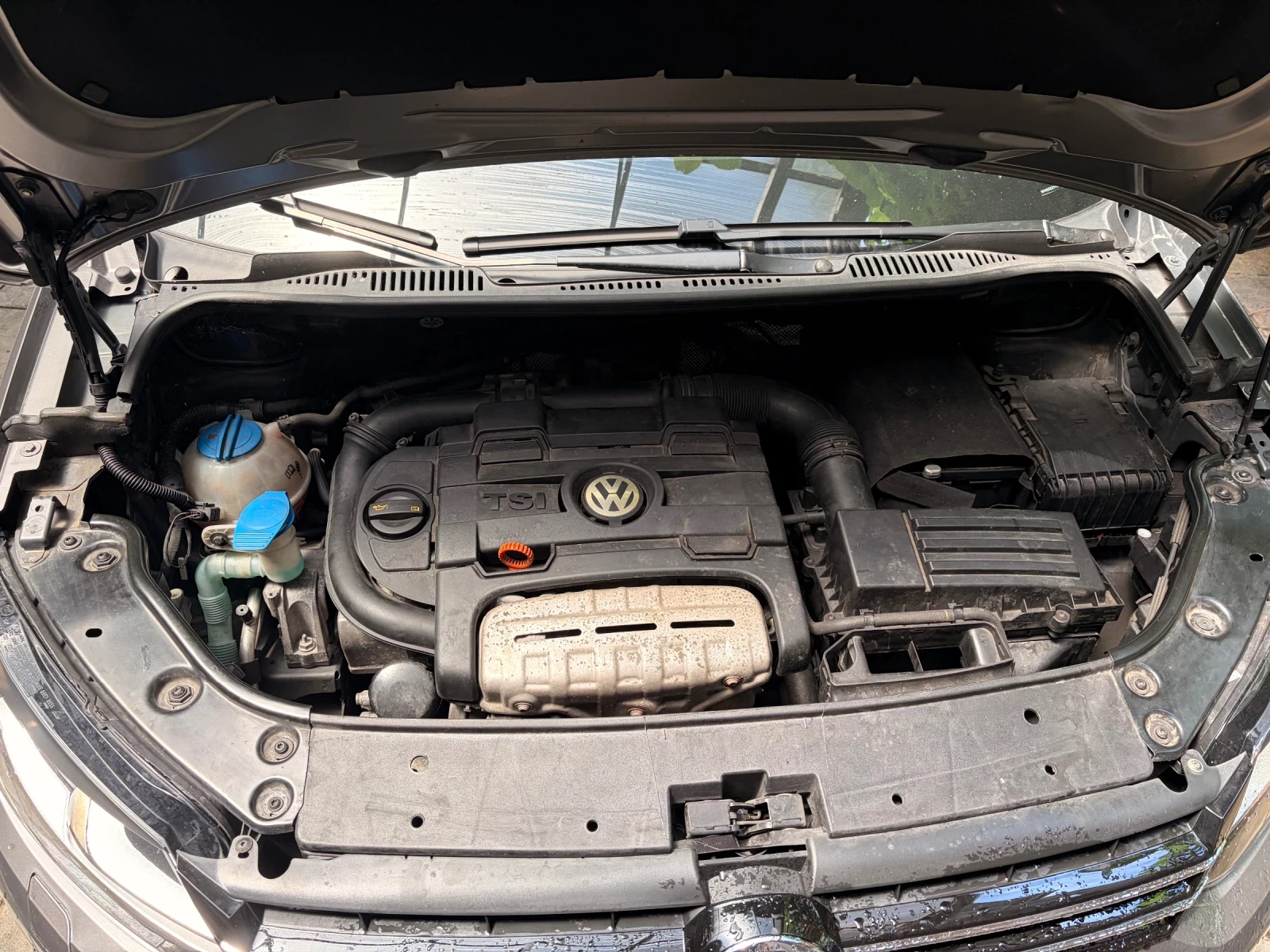 VW Touran 1.4 TSI 7-местен, снимка 16 - Автомобили и джипове - 54759459