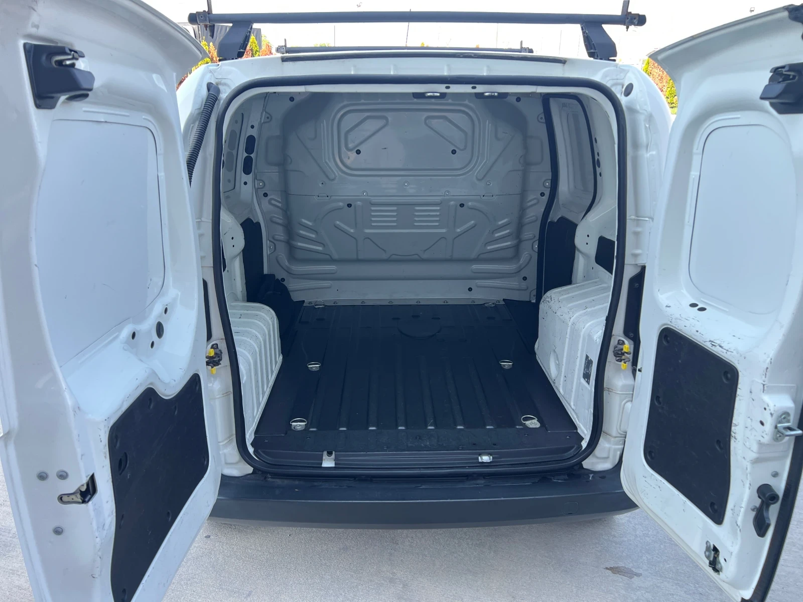 Fiat Fiorino 1.3 MULTIJET2 / РЕГИСТРИРАНА / НОВИ ГУМИ, снимка 14 - Автомобили и джипове - 54843978