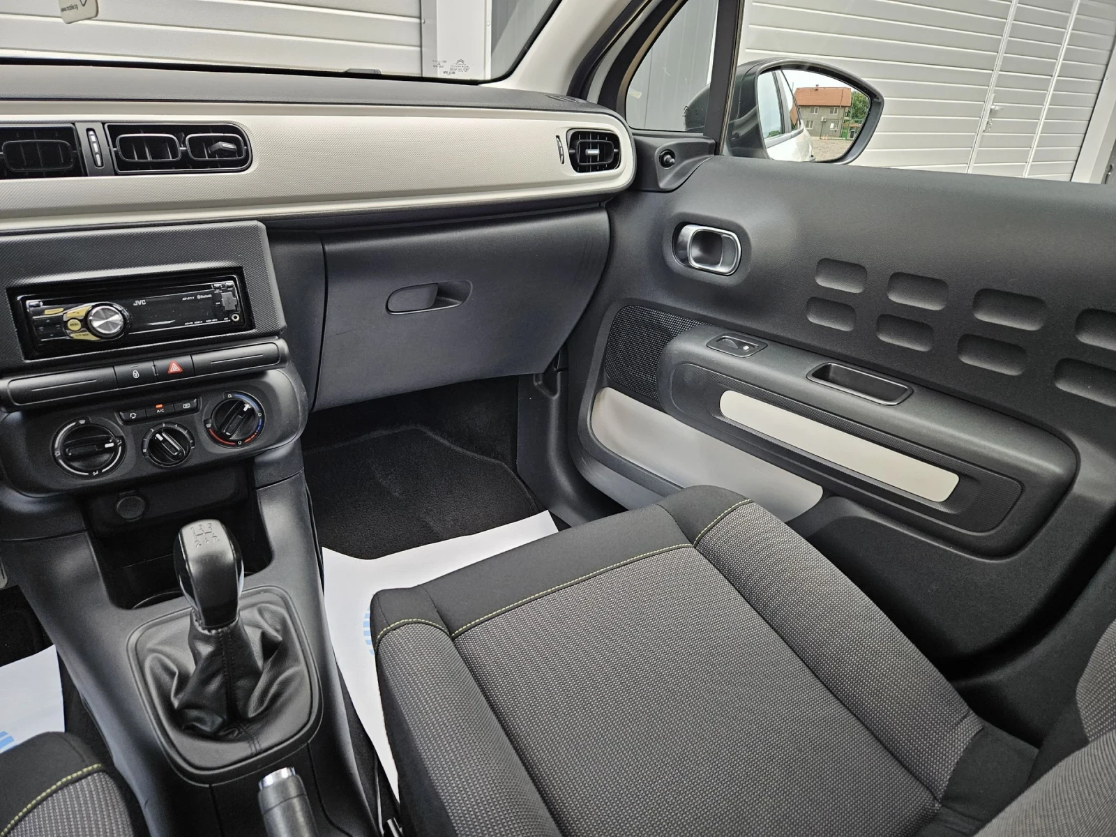 Citroen C3 1.2, снимка 15 - Автомобили и джипове - 55019454