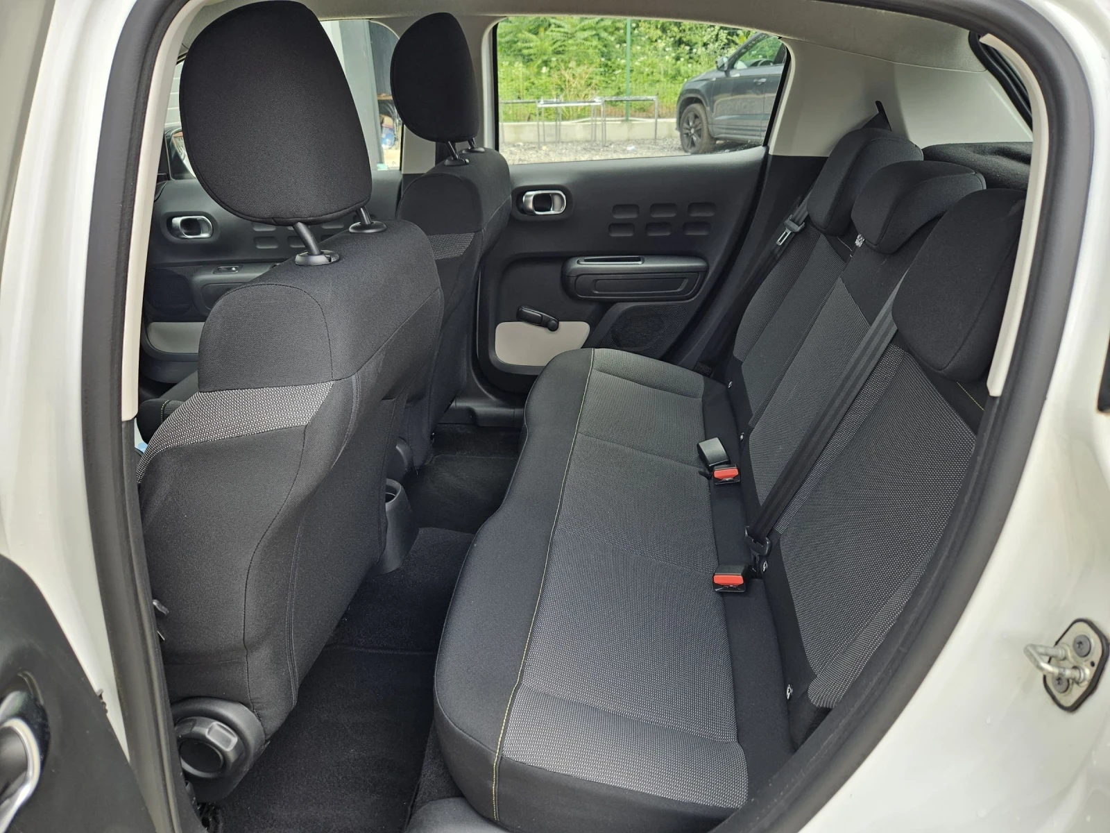 Citroen C3 1.2, снимка 9 - Автомобили и джипове - 55019454