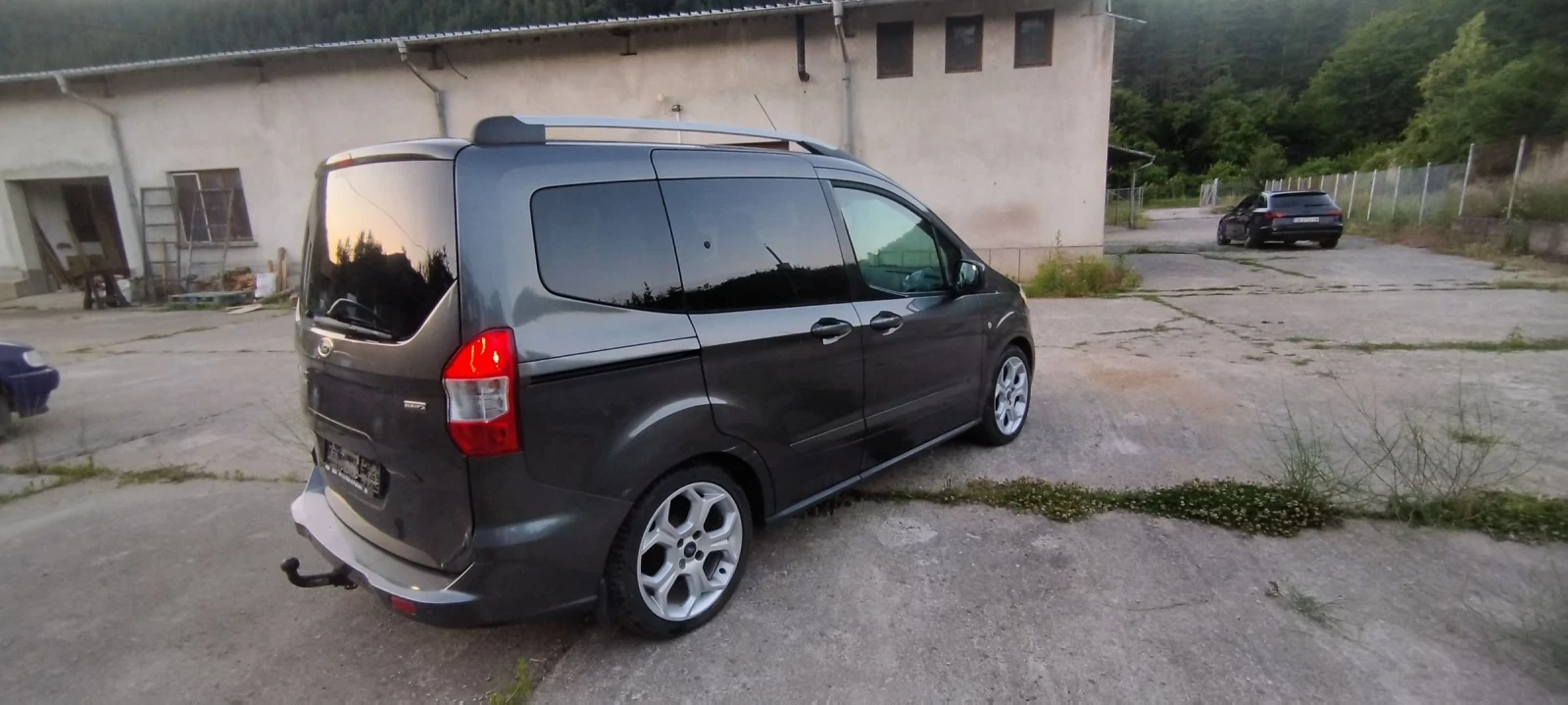 Ford Tourneo Connect, снимка 5 - Автомобили и джипове - 55105314