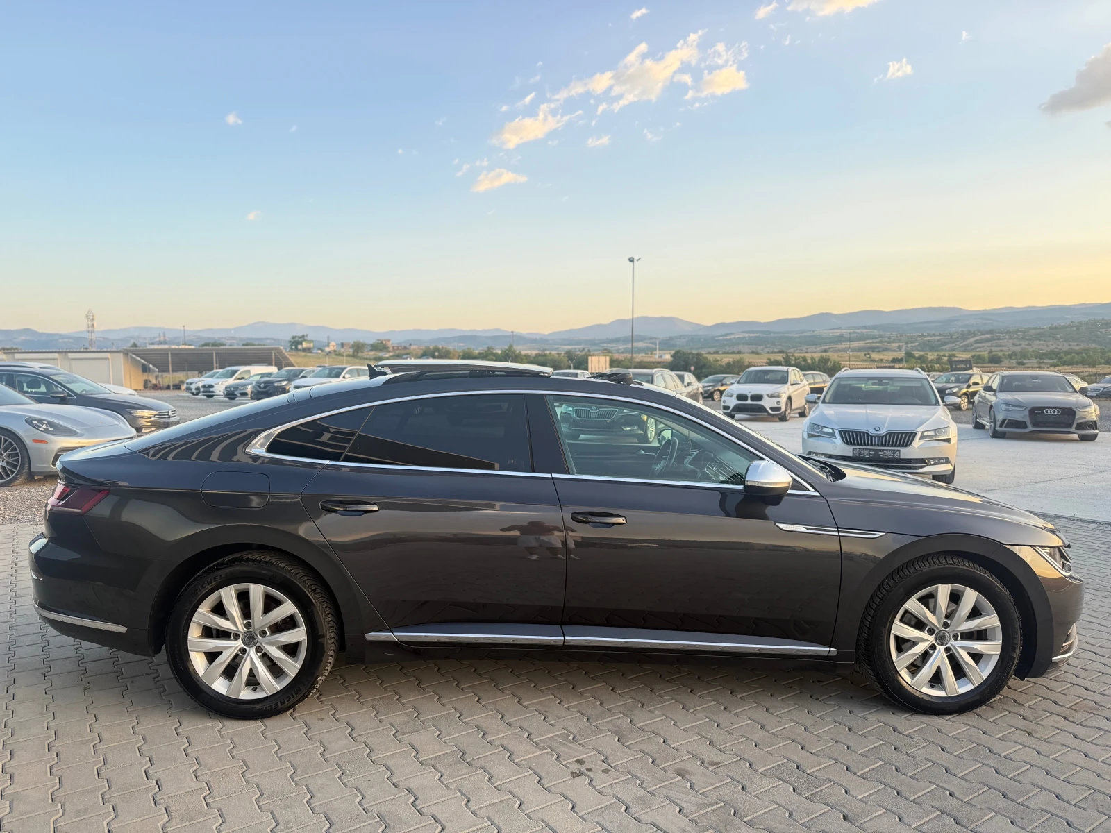 VW Arteon 2.0 TDI Собствен лизинг !!!, снимка 4 - Автомобили и джипове - 55120496