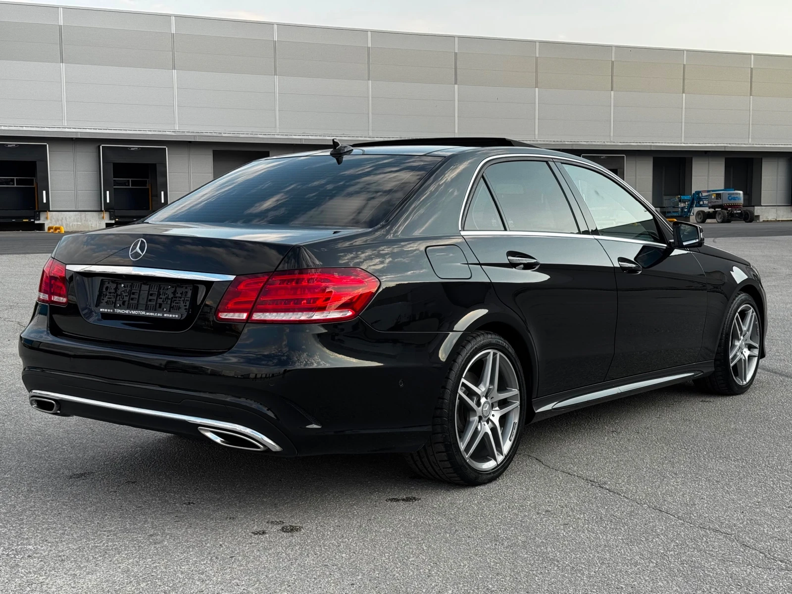 Mercedes-Benz E 350 3хTV AMG Facelift Full Обдух Харман Панорама, снимка 4 - Автомобили и джипове - 55594503