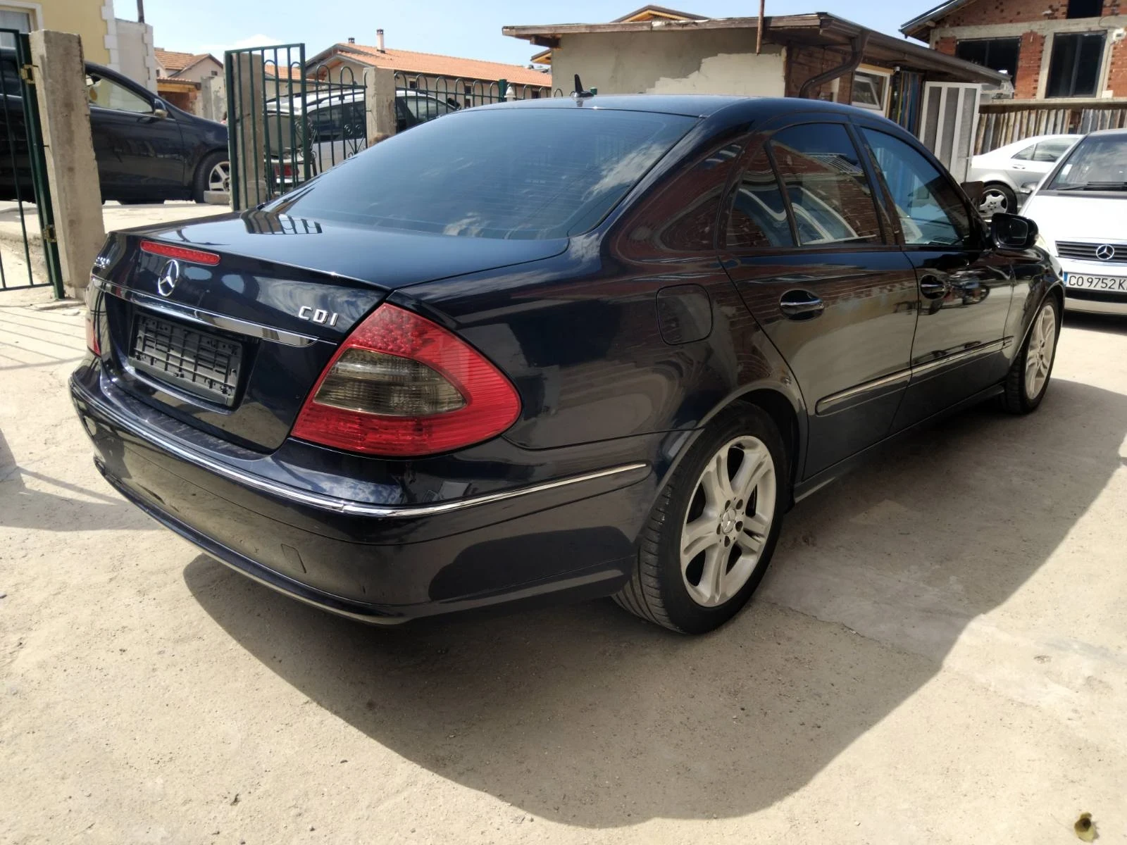 Mercedes-Benz E 280, снимка 3 - Автомобили и джипове - 55783914