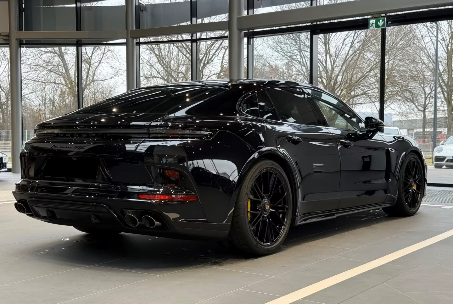 Porsche Panamera GTS* HYPER* BURM* HEAD-UP* DISTR* PANO* , снимка 5 - Автомобили и джипове - 55952731