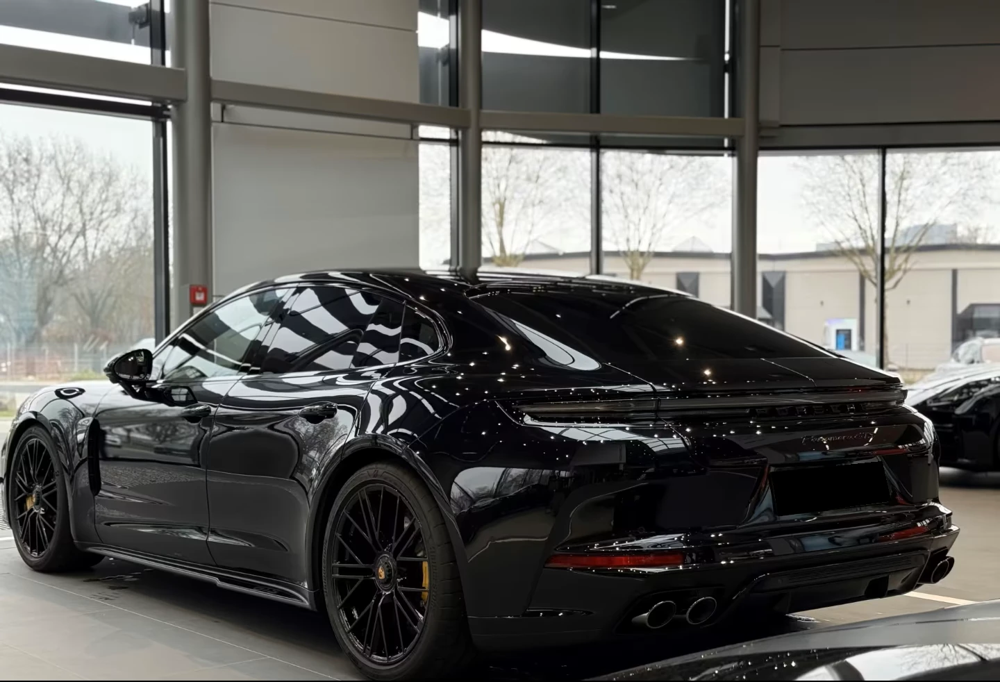 Porsche Panamera GTS* HYPER* BURM* HEAD-UP* DISTR* PANO* , снимка 7 - Автомобили и джипове - 55952731