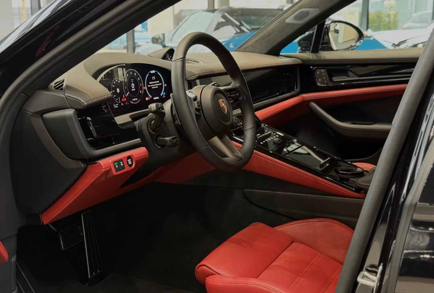Porsche Panamera GTS* HYPER* BURM* HEAD-UP* DISTR* PANO* , снимка 11 - Автомобили и джипове - 55952731