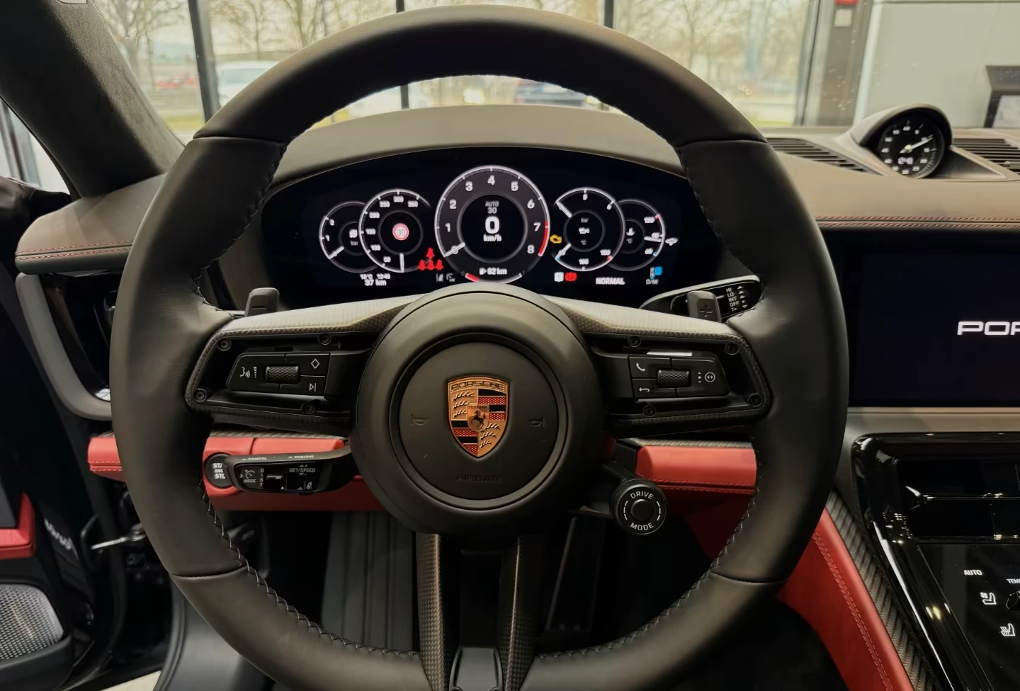 Porsche Panamera GTS* HYPER* BURM* HEAD-UP* DISTR* PANO* , снимка 13 - Автомобили и джипове - 55952731