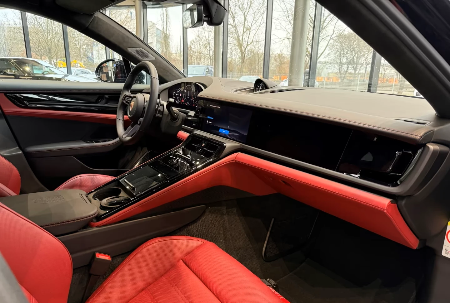 Porsche Panamera GTS* HYPER* BURM* HEAD-UP* DISTR* PANO* , снимка 16 - Автомобили и джипове - 55952731