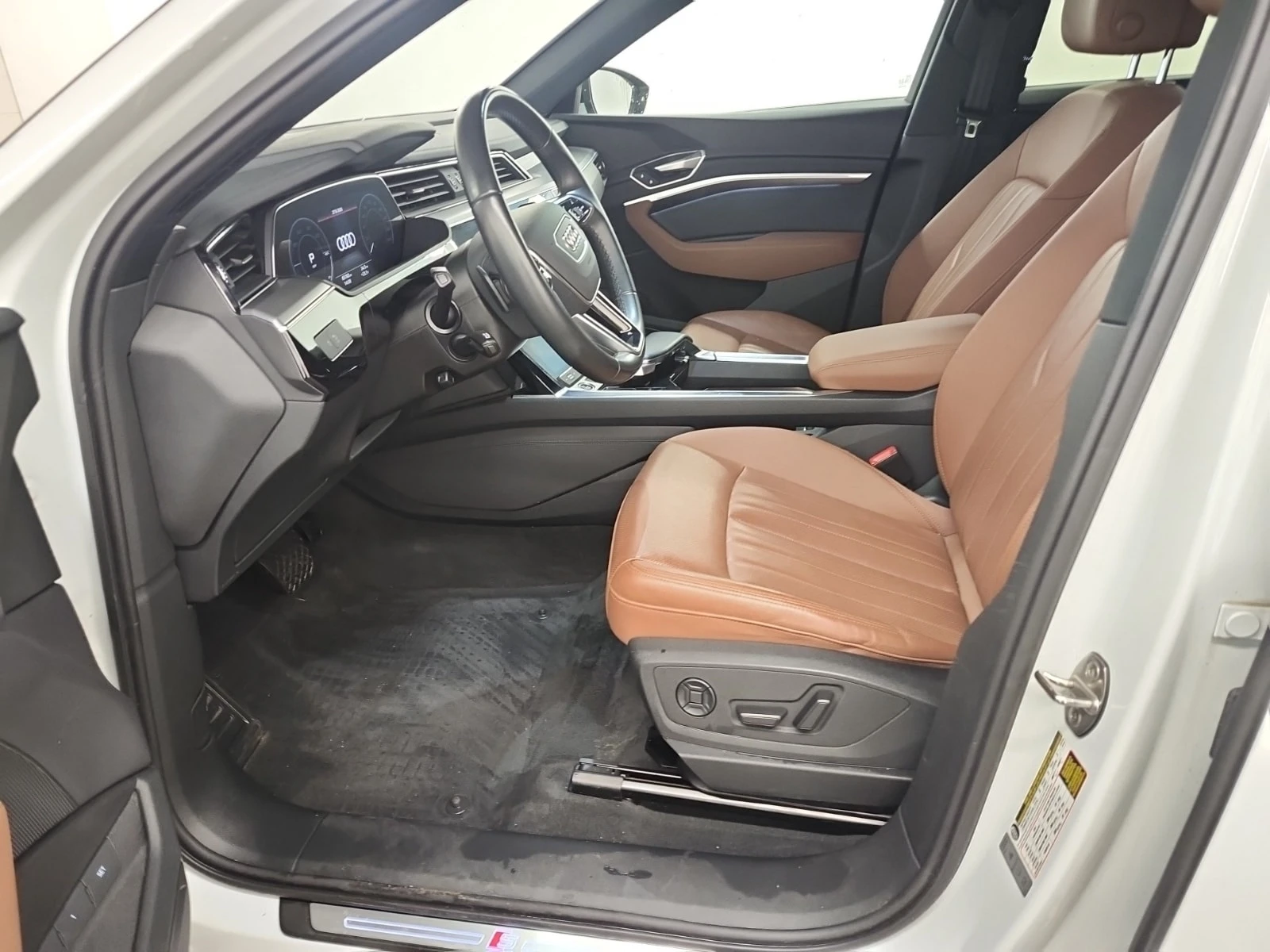 Audi E-Tron * PROGRESSIV * ���������* 360������*  | Mobile.bg � ����������� 5