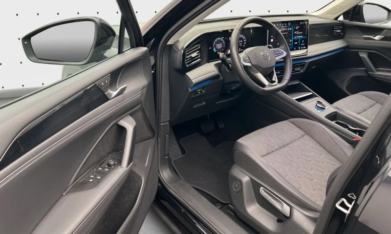 VW Tiguan 1.5eTSI* DSG* NAVI* 360, снимка 3 - Автомобили и джипове - 52306459