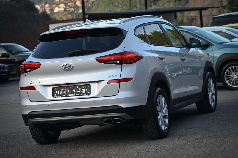 Hyundai Tucson 2.0 CRDI / АВТОМАТИК / СЕРВИЗНА ИСТОРИЯ !!!, снимка 5 - Автомобили и джипове - 52725923
