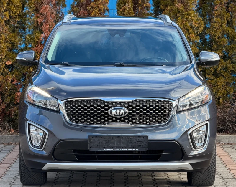 Kia Sorento REIBAL-ПАНОРАМА-ПОДГРЕВ-ПОДГРЕВ ВОЛАН-ЗНАЦИ-ЛЕНТИ!, снимка 7 - Автомобили и джипове - 53467300
