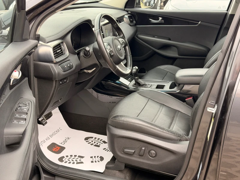 Kia Sorento REIBAL-ПАНОРАМА-ПОДГРЕВ-ПОДГРЕВ ВОЛАН-ЗНАЦИ-ЛЕНТИ!, снимка 9 - Автомобили и джипове - 53467300
