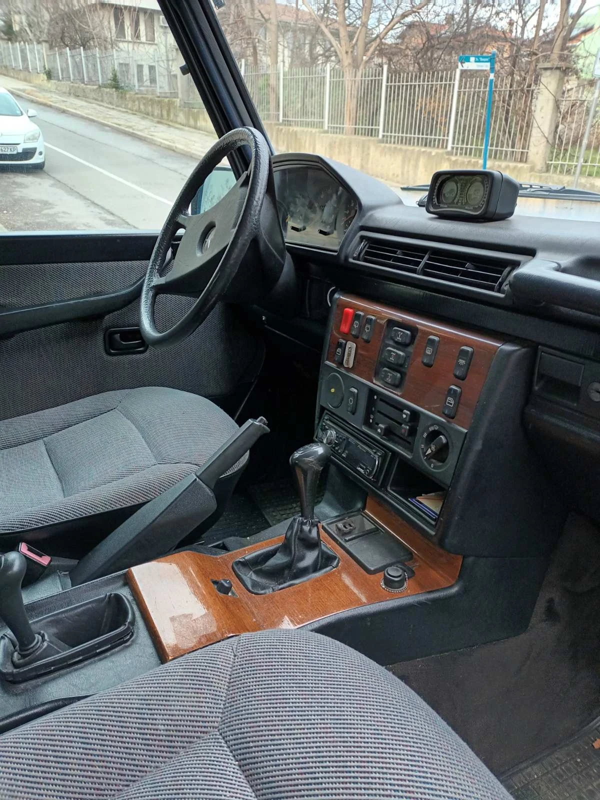 Mercedes-Benz G 2.5 - изображение 6