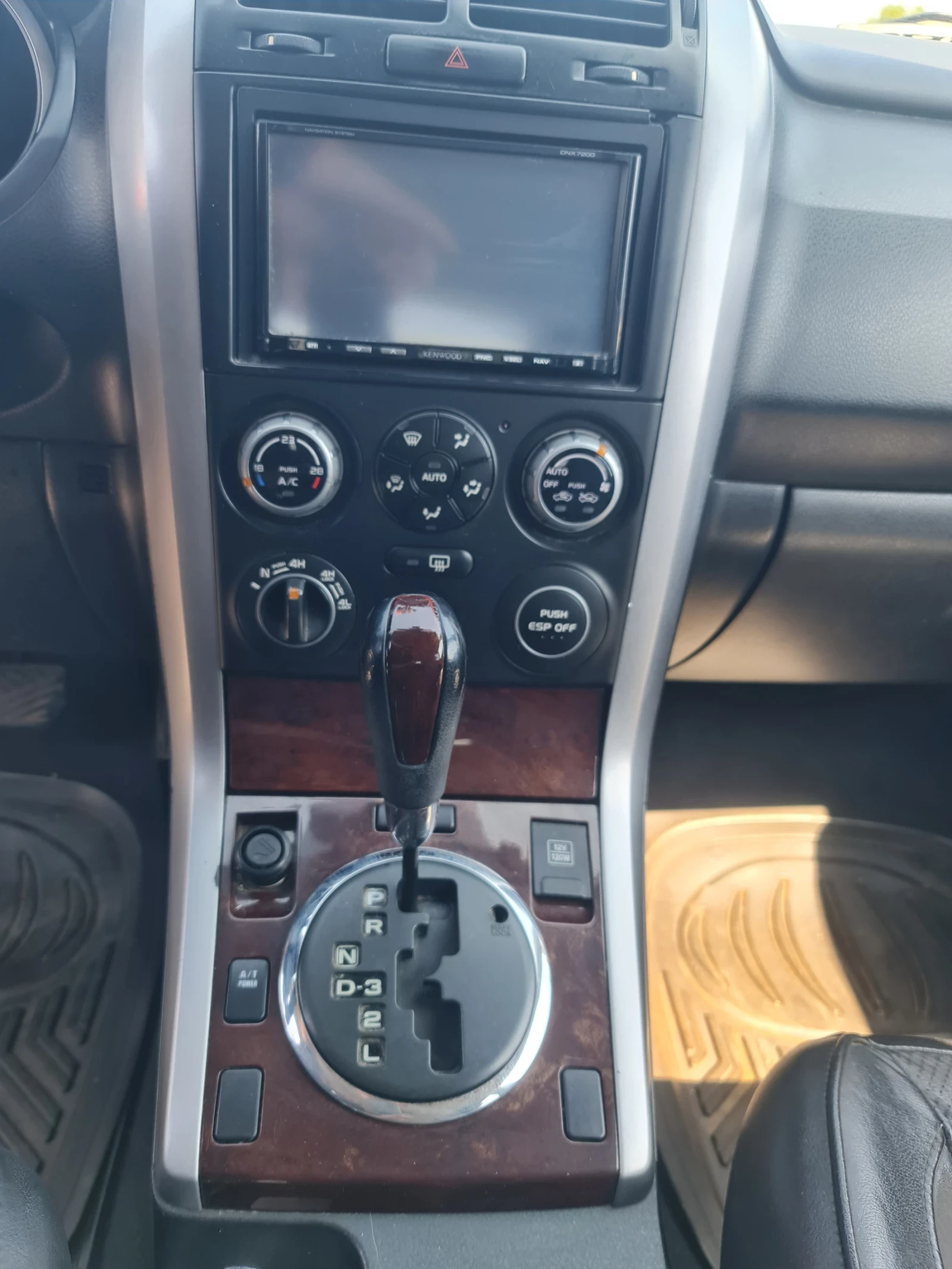 Suzuki Grand vitara От първи собственик изкарана  2008г - изображение 8