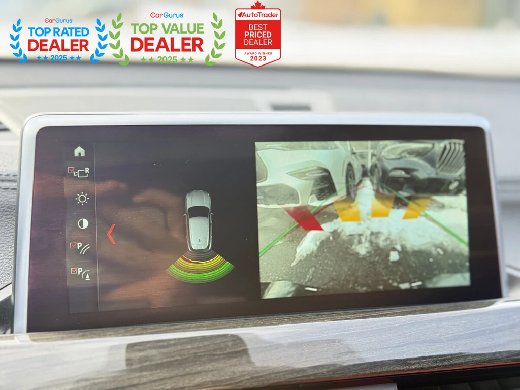 BMW X2 //M PKG | RED LEATHER | PANO | LOADED, снимка 15 - Автомобили и джипове - 53771371