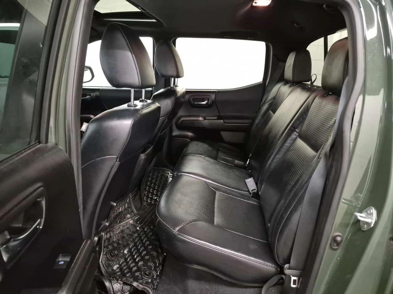 Toyota Tacoma * CREW CAB LONG BED * CARFAX * , снимка 9 - Автомобили и джипове - 54626396