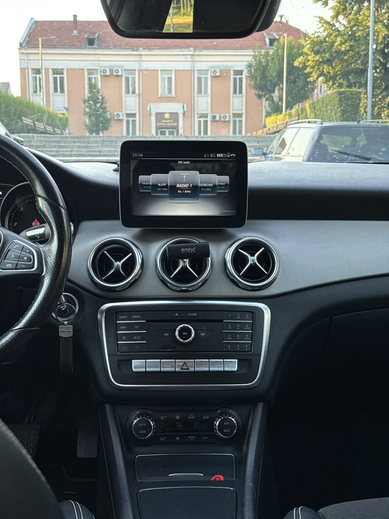 Mercedes-Benz GLA 200 Facelift , 4 matic, снимка 13 - Автомобили и джипове - 55102636