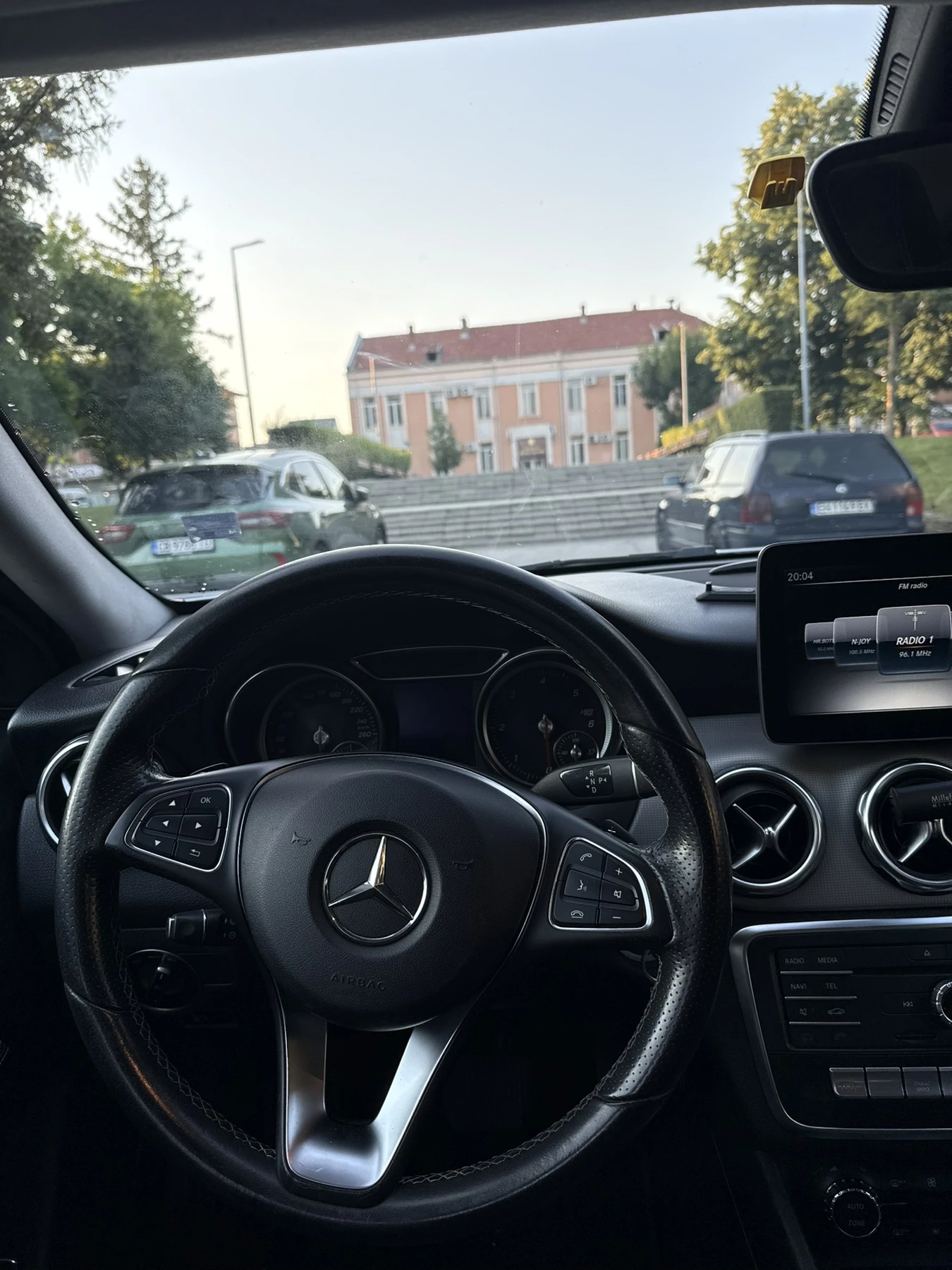 Mercedes-Benz GLA 200 Facelift , 4 matic, снимка 14 - Автомобили и джипове - 55102636