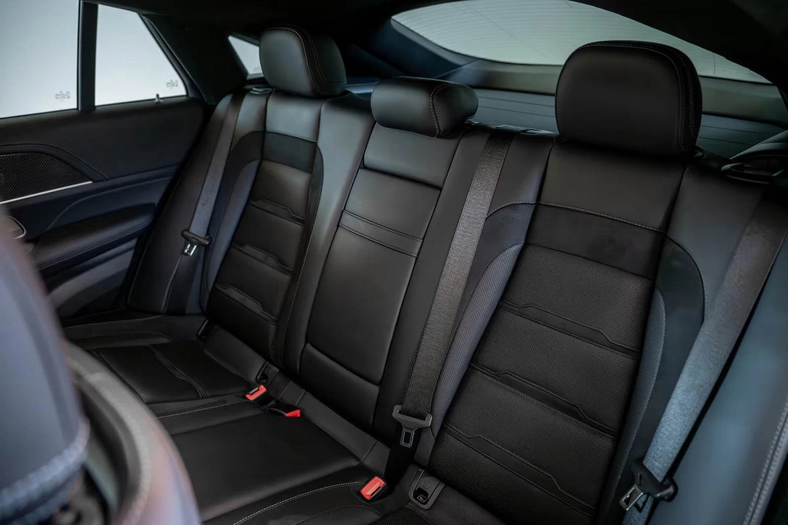 Mercedes-Benz GLE 63 S AMG COUPE/612HP/PANO/360/HUD/BURM/CARBON/511z, снимка 12 - Автомобили и джипове - 55119538