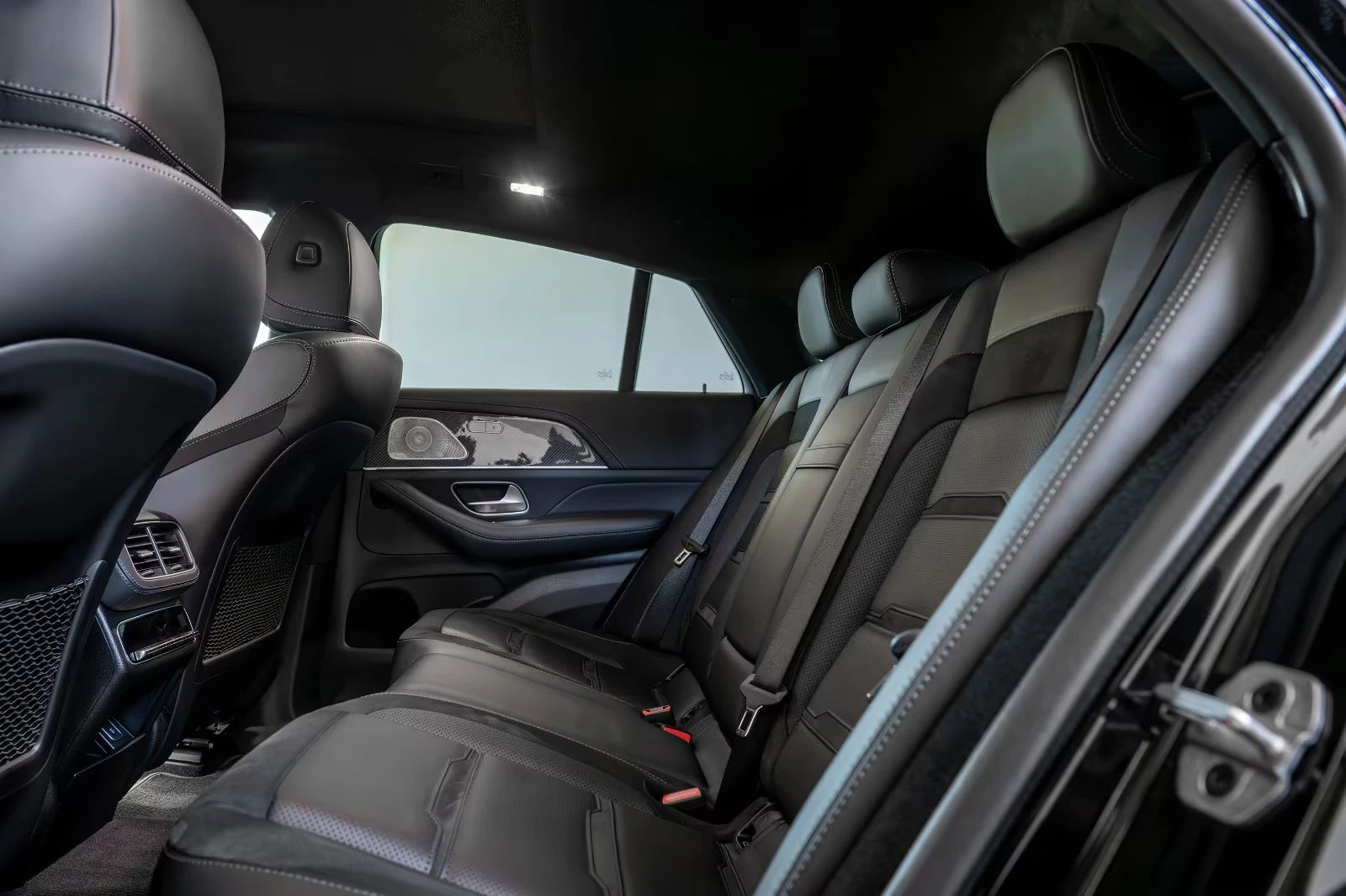 Mercedes-Benz GLE 63 S AMG COUPE/612HP/PANO/360/HUD/BURM/CARBON/511z, снимка 13 - Автомобили и джипове - 55119538