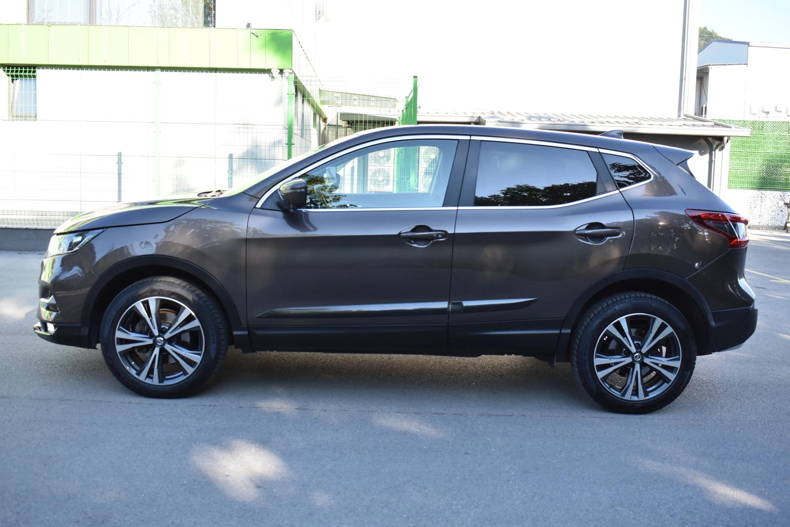 Nissan Qashqai 1.6DCI/AWD-4X4/FACELIFT/TEKNA-ОТЛИЧЕН!!, снимка 2 - Автомобили и джипове - 55564208