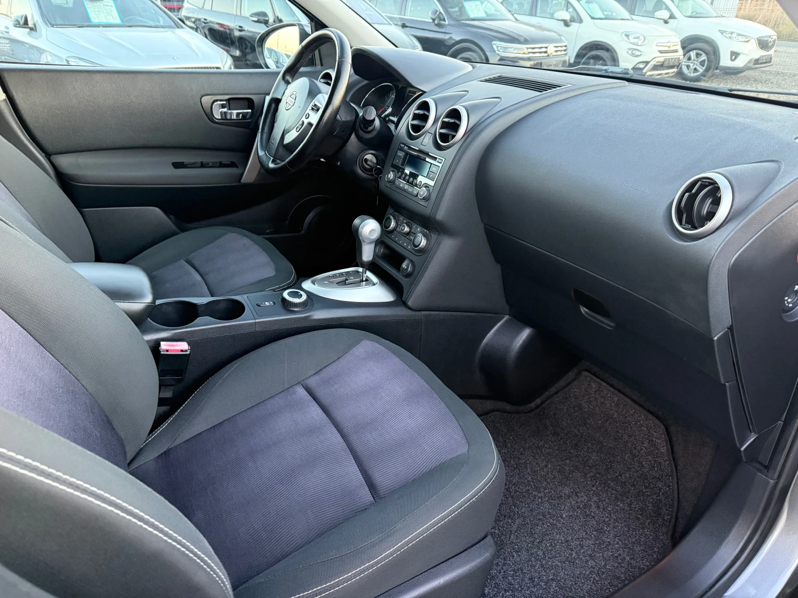 Nissan Qashqai 2.0i CH 4x4 AUTOMAT, снимка 8 - Автомобили и джипове - 56124161