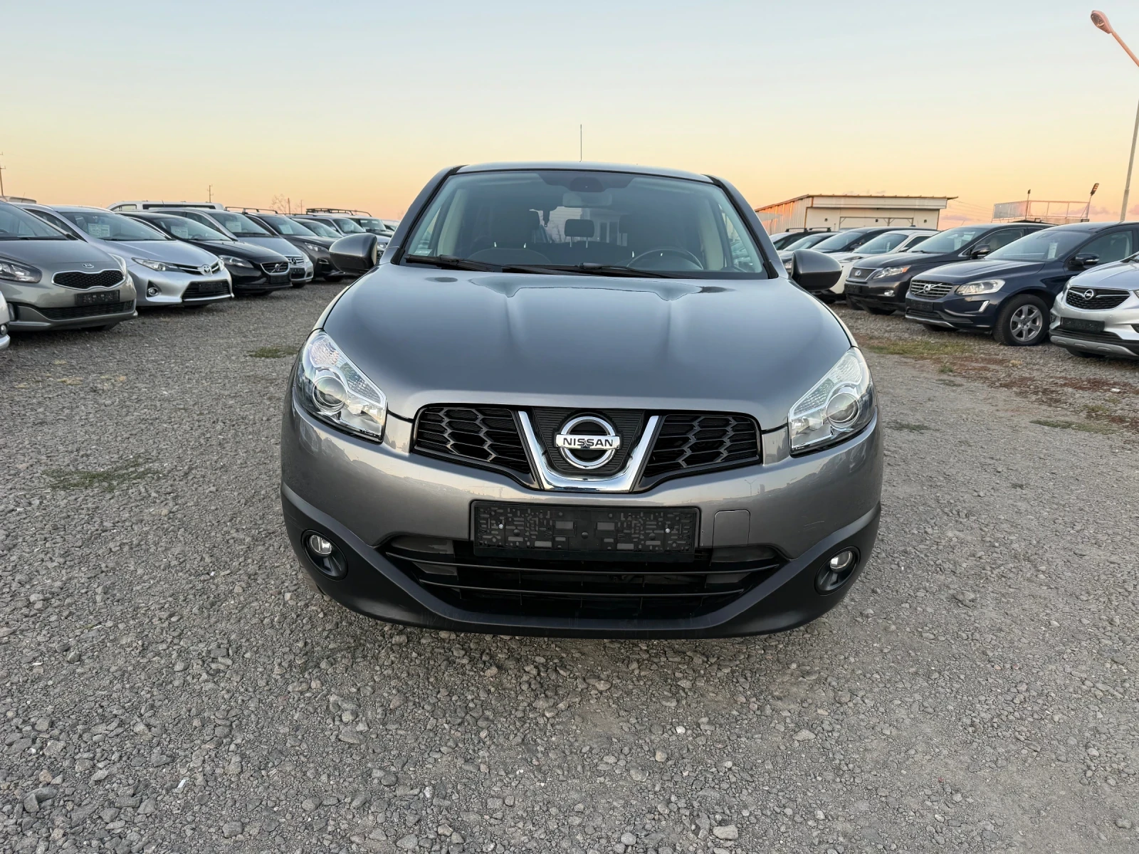 Nissan Qashqai 2.0i CH 4x4 AUTOMAT, снимка 2 - Автомобили и джипове - 56124161