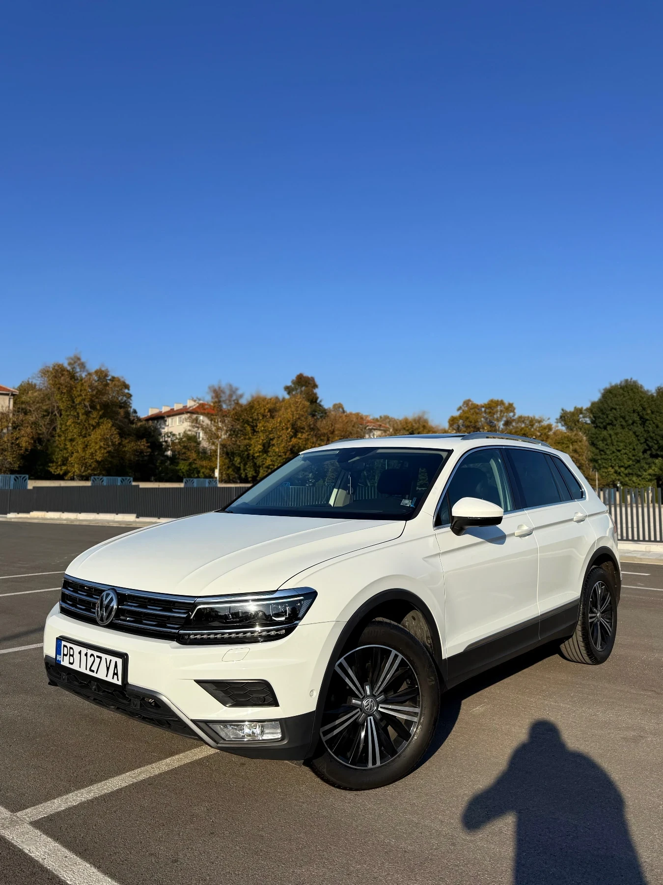 VW Tiguan 2.0 TDI, снимка 3 - Автомобили и джипове - 56648348