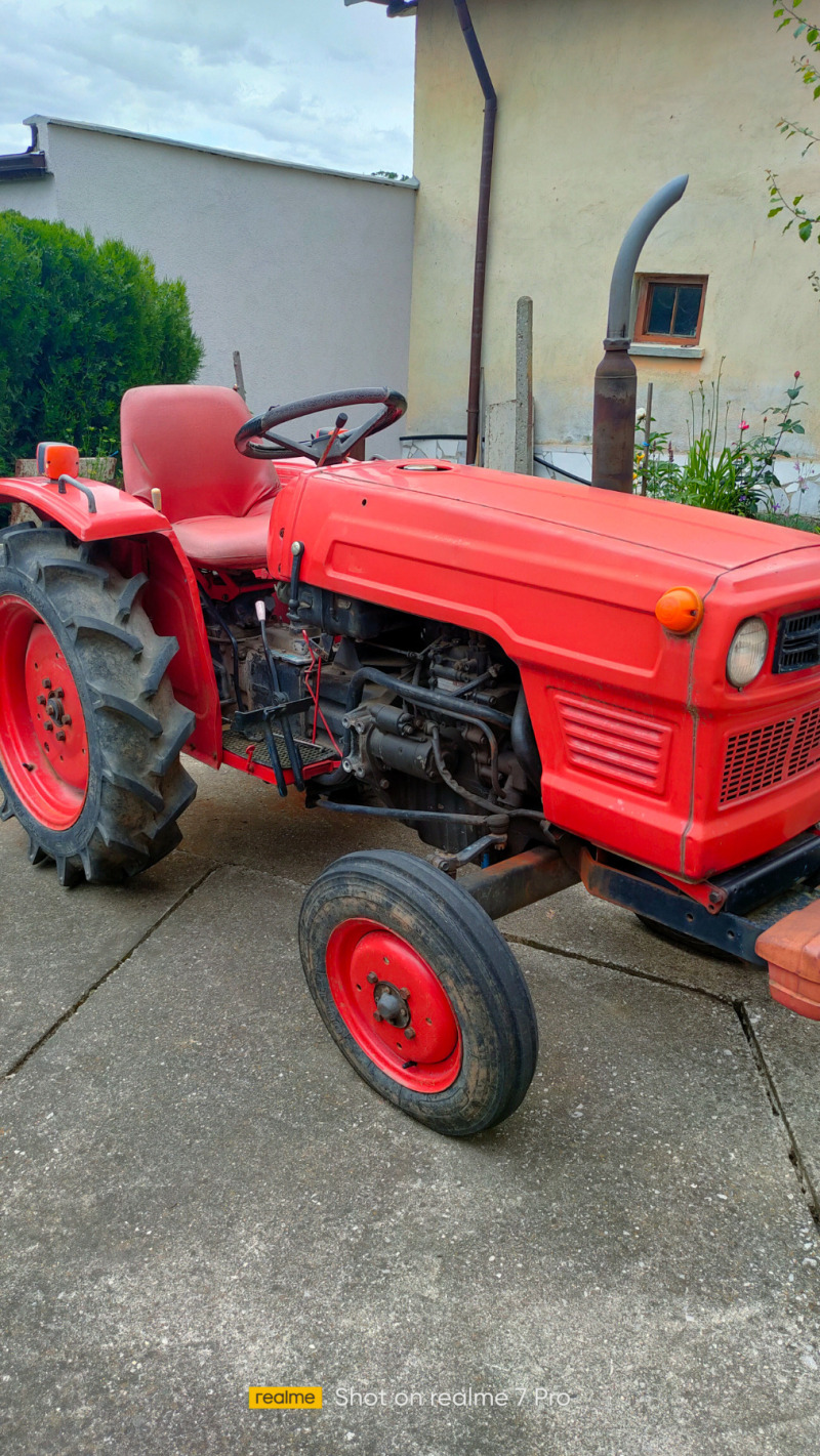 Трактор Hinomoto, снимка 2 - Селскостопанска техника - 45569677