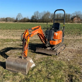     Hitachi ZX10U-2