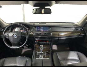 BMW 730 Facelift , снимка 8 - Автомобили и джипове - 44735834