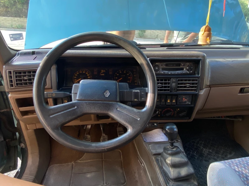 Renault 19 i, снимка 6 - Автомобили и джипове - 47227643