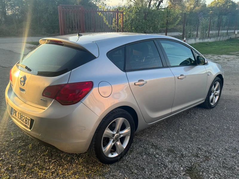 Opel Astra, снимка 4 - Автомобили и джипове - 47283404