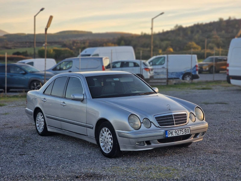 Mercedes-Benz E 220 2.2, снимка 3 - Автомобили и джипове - 47673347