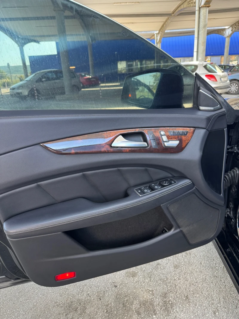 Mercedes-Benz CLS 500 Лизинг AMG FULL FULL ALLBLACK 550, снимка 11 - Автомобили и джипове - 51034327