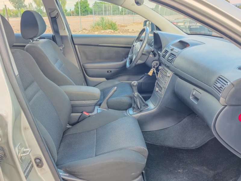 Toyota Avensis 1.8VVT-i, снимка 12 - Автомобили и джипове - 51462518
