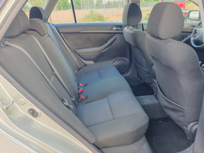 Toyota Avensis 1.8VVT-i, снимка 13 - Автомобили и джипове - 51462518