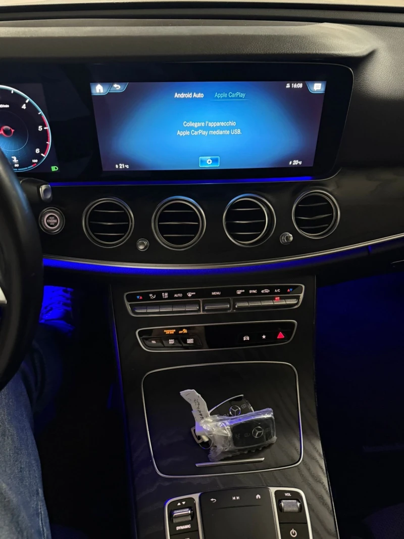 Mercedes-Benz E 220 Продажба с фактура за възтановяване на ддс, снимка 9 - Автомобили и джипове - 51645394