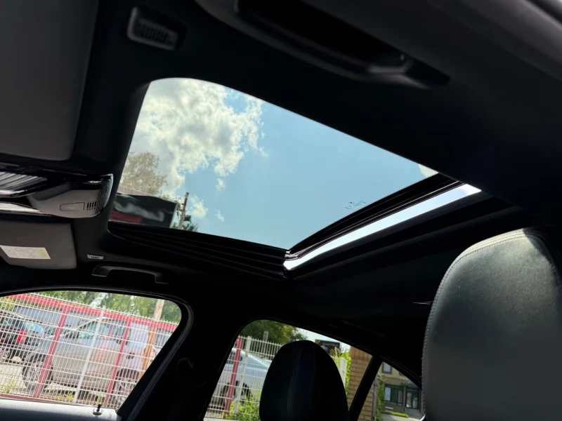 BMW 330 d/256HP/M-SPORT/LASER/HUD/CAM/KLESS/DIGI/H&K/572g, снимка 10 - Автомобили и джипове - 52367106